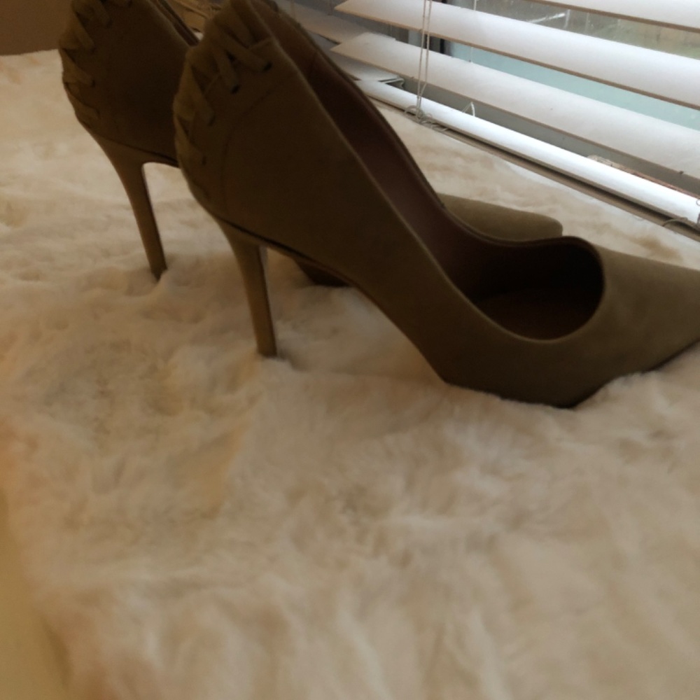 High heals - Picture 4 of 4